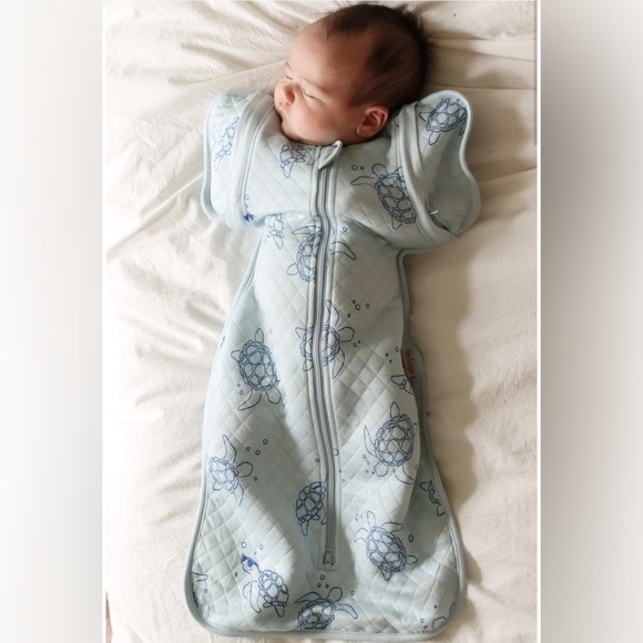 Silkberry Baby Bamboo Newborn Cocoon Sack 1 TOG (Daisy Giraffe Print) - Picture 2 of 8